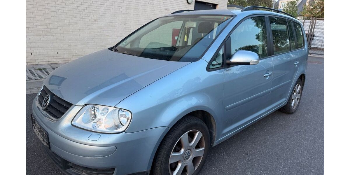 VW Touran 89.839 km 4.500 &euro; Köln 51105
