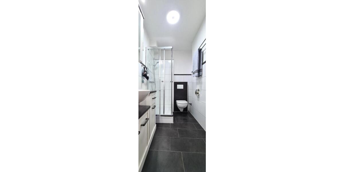 Helle, frisch renovierte 3-Zimmer-Wohnung, großer Balkon in Zons 3 zimmer