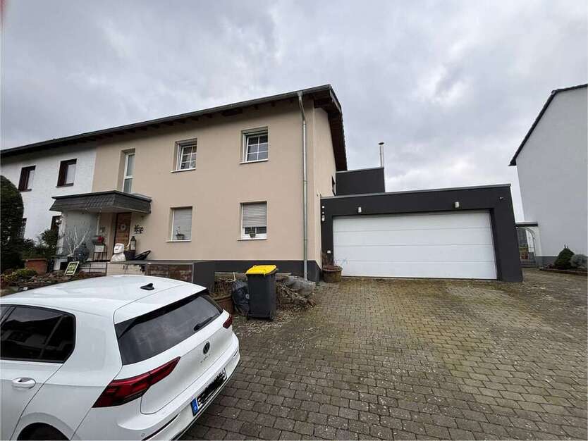 Haus zum Kaufen in Overath 495.000 € 200 m²