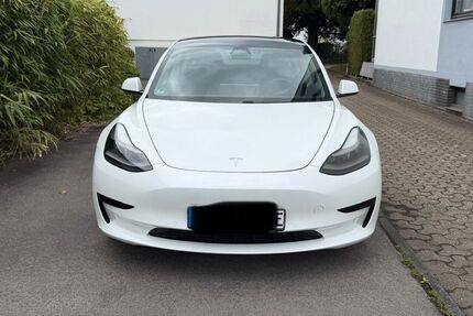 Tesla Model 3 90.000 km 21.800 &euro; Erkrath 40699