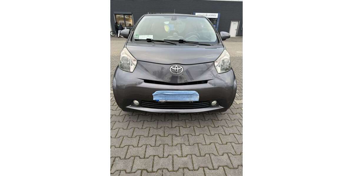Toyota iQ 159.000 km 6.000 &euro; Düsseldorf 40233