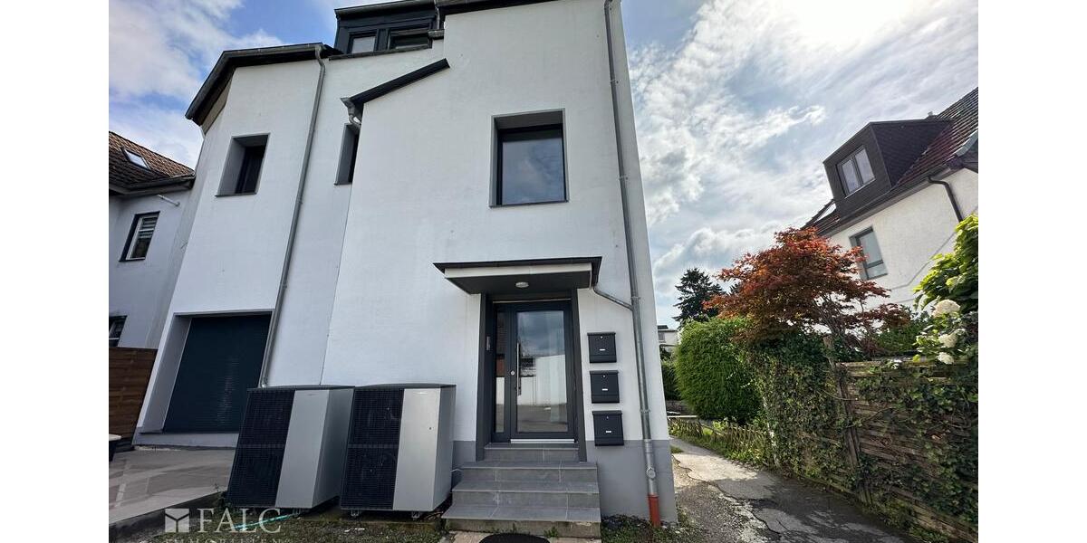 Dachgeschoßwohnung Solingen Wald - 3 Zimmer, 95 m&sup2;, 1.350&euro; | Angebot:26384126