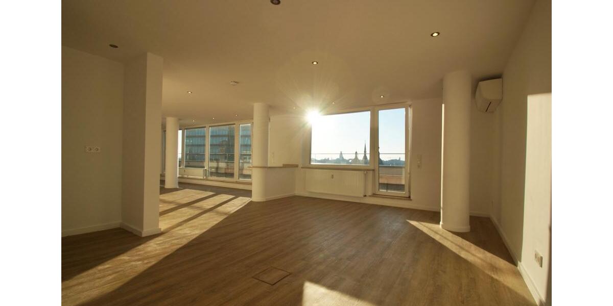CITYHOUSE: Penthouse - Kölns schönster Blick auf den Dom! 90 m² Terrasse in Süd-West-Ausrichtung 3 zimmer