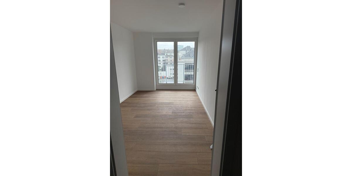 Etagenwohnung Düsseldorf Stadtmitte - 4 Zimmer, 106 m&sup2;, 1.800&euro; | Angebot:25267754