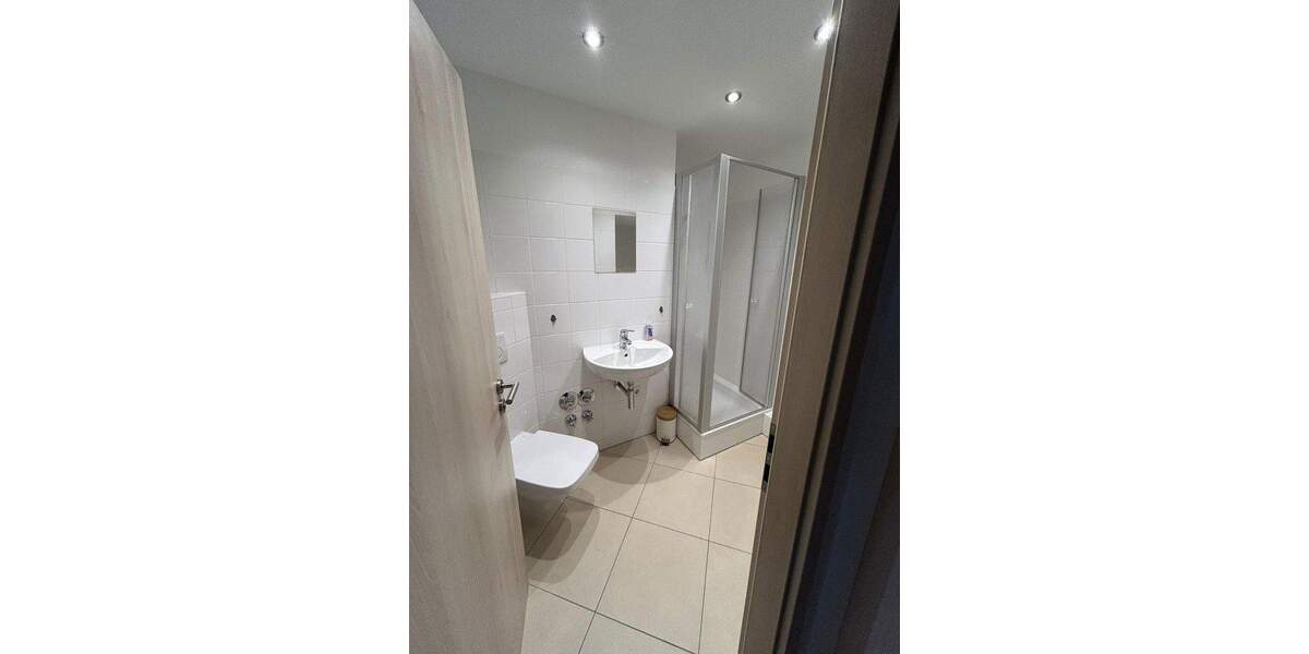 Attraktive, helle 2-Zimmer-Wohnung mit Einbauküche, Balkon und Stellplatz 2 zimmer