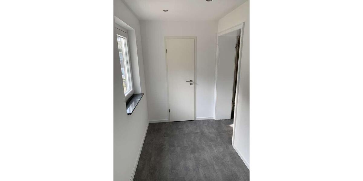 Freist. Einfamilienhaus Haus m. Schwimmbad u. Sauna zu vermieten 6 zimmer