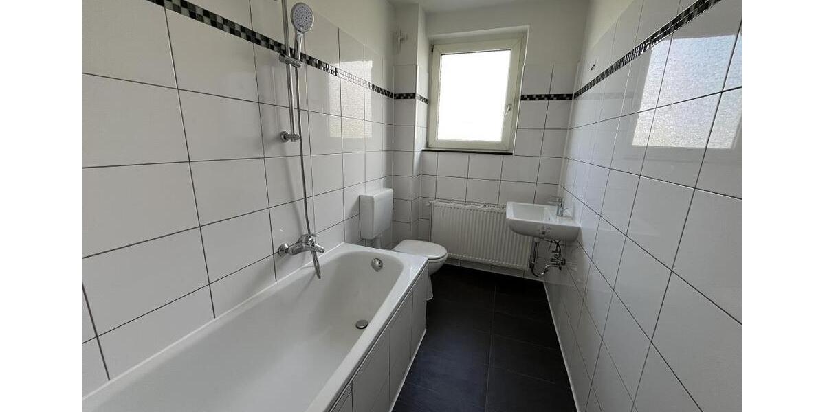 Etagenwohnung Solingen Mitte - 3 Zimmer, 76 m&sup2;, 639&euro; | Angebot:25908587
