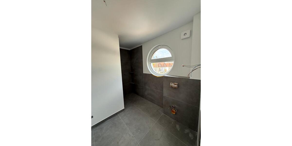 Etagenwohnung Burscheid - 4 Zimmer, 121 m&sup2;, 1.787&euro; | Angebot:26226650