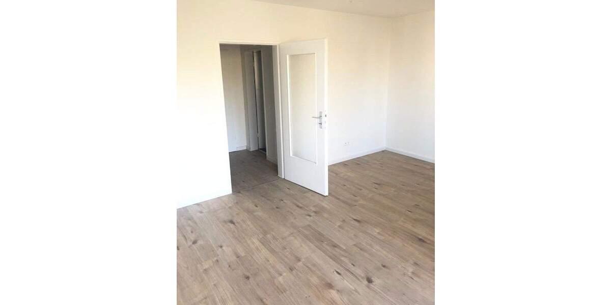 Stilvolle 1-Zimmer-Wohnung mit Einbauküche und Balkon in Unterbilk-Hafen 1 zimmer