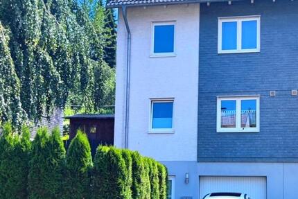 Haus Remscheid Lüttringhausen - 5 Zimmer, 157 m&sup2;, 2.100&euro; | Angebot:27614969
