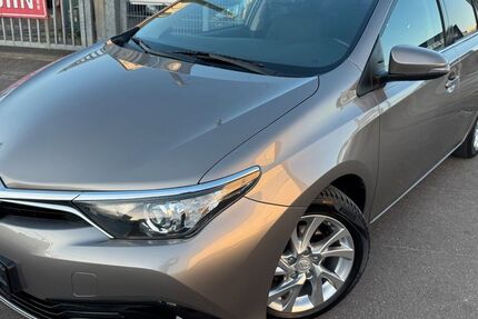 Toyota Auris 245.160 km 6.800 € Köln 50827