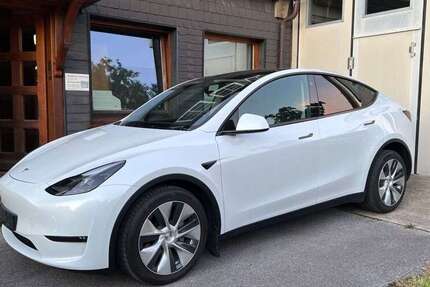 Tesla Model Y 10.953 km 35.900 € Solingen 42699