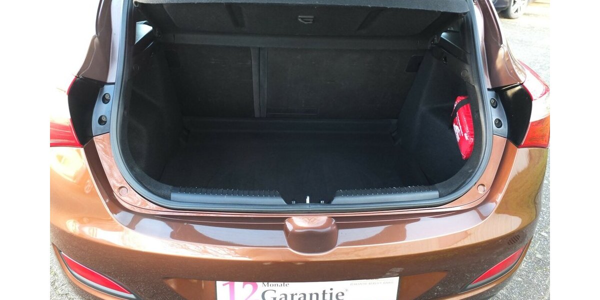 Hyundai i30 KLIMAAUTOMATIK SPORT LMF/BREITREIFEN 117.877 km 7.500 &euro; Köln 50858