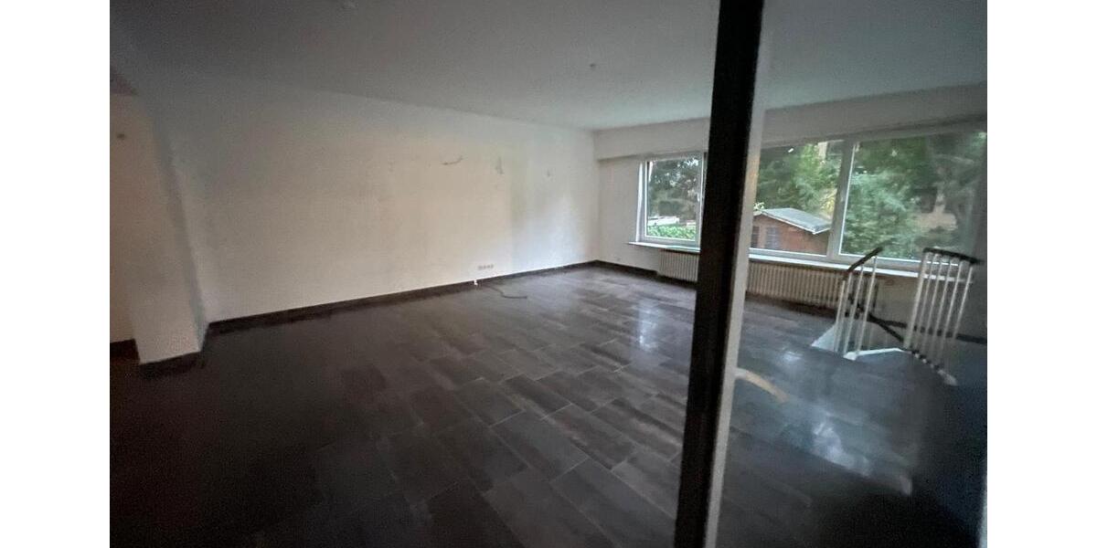 Haus mit Garten in Köln-Weiden + Garage Terrasse 3 zimmer