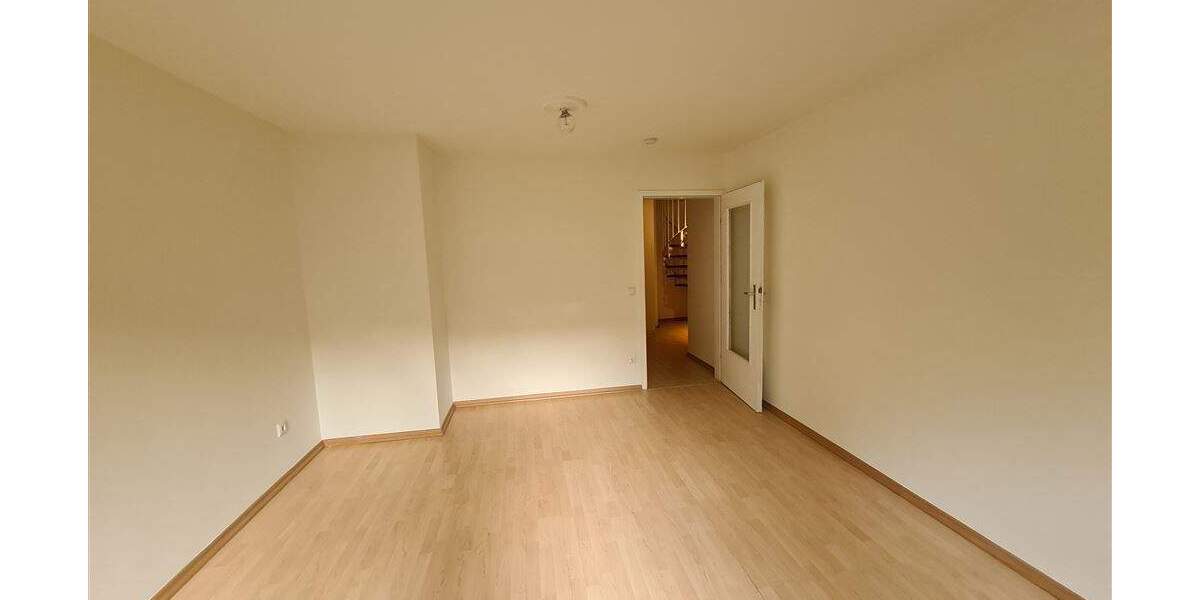 Etagenwohnung Hürth Efferen - 3 Zimmer, 109 m&sup2;, 1.200&euro; | Angebot:24814908
