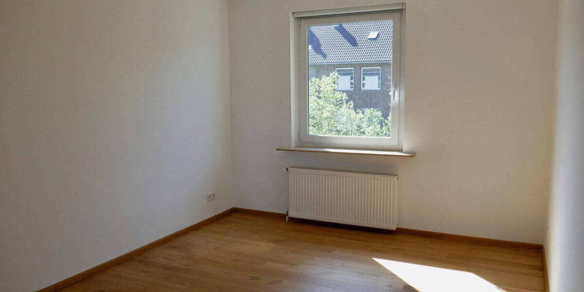 Etagenwohnung Düsseldorf Bilk - 3 Zimmer, 77 m&sup2;, 349.000&euro; | Angebot:26402212