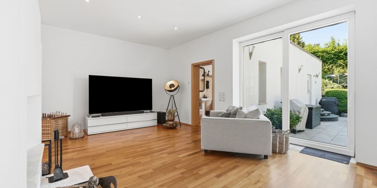 Mit 3D: Historischer Charme trifft modernen Wohnkomfort – umfangreich modernisiertes Einfamilienhaus mit Einliegerwohnung. - Einfamilienhaus Solingen Höhscheid | Angebot:26980800