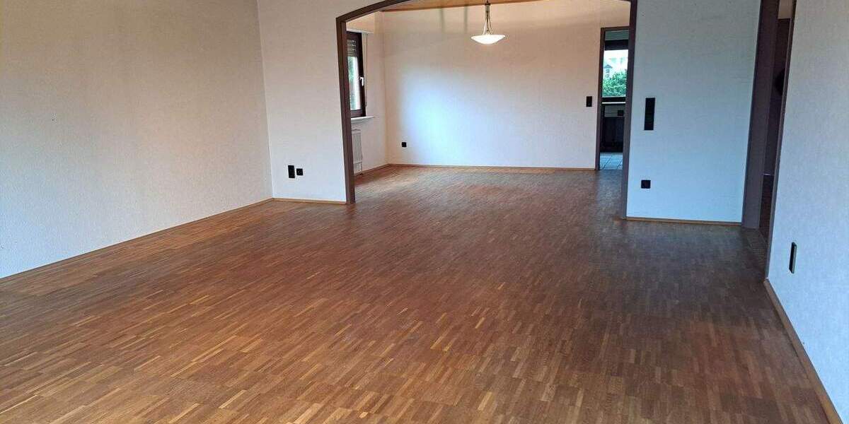 Etagenwohnung Kürten - 5 Zimmer, 170 m&sup2;, 1.360&euro; | Angebot:24780635