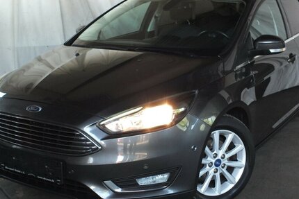 Ford Focus TITANIUM WM26: NAVI KLIMAAUT EINPARKHILFE 134.288 km 6.998 &euro; Köln 50858
