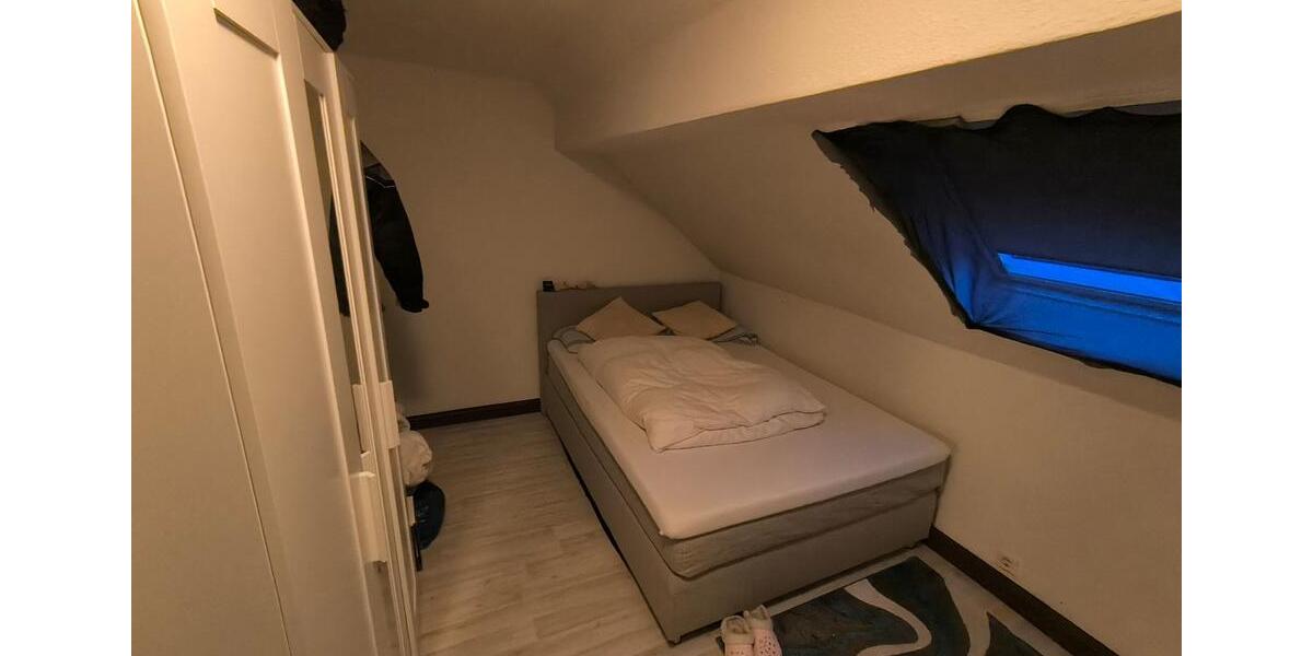 Dachgeschoßwohnung Leichlingen (Rheinland) - 2 Zimmer, 41 m&sup2;, 130.000&euro; | Angebot:27136712