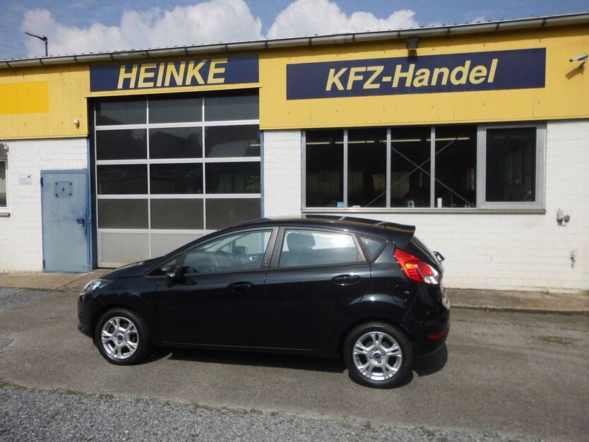 Ford Fiesta 156.900 km 4.450 € Burscheid 51399