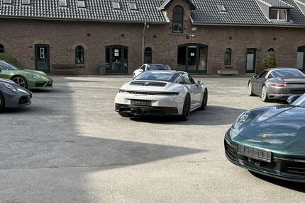 Porsche 992 7.800 km 189.790 &euro; Frechen (bei Köln) 50226