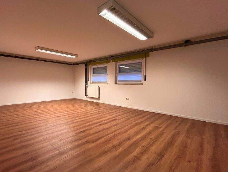 +++ Einfamilienhaus mit beeindruckender Extra-Fläche im UG +++ 6 zimmer