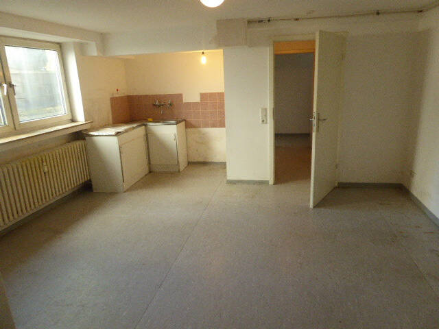 Gewerbeobjekt Düsseldorf Rath - 8 Zimmer, 156 m&sup2;, 350.000&euro; | Angebot:25665198