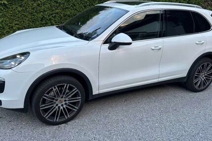 Porsche Cayenne 268.000 km 32.000 € Köln 50678