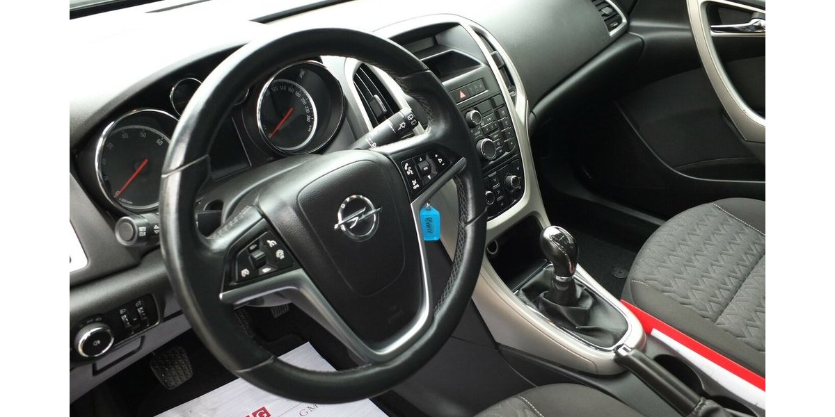 Opel Astra ACTIVE KLIMAANLAGE 17ZOLL LMF TEMPOMAT 92.855 km 6.904 &euro; Köln 50858
