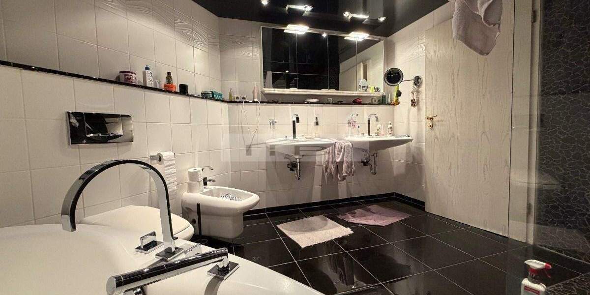 Viel Platz in Hürth-Gleuel: 122 m² Wohnfläche + 94 m² Nutzfläche, mit großem Garten und Garage! 3 zimmer