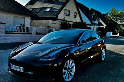 Tesla Model 3 244.000 km 16.100 &euro; Solingen 42657