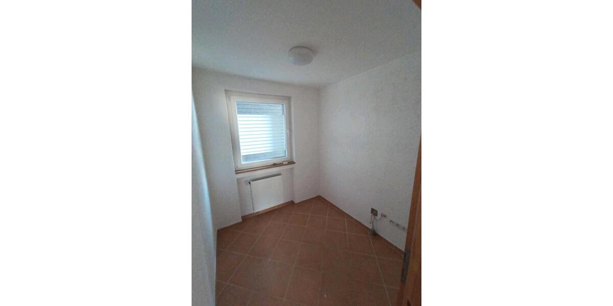 Etagenwohnung Burscheid - 4 Zimmer, 77 m&sup2;, 940&euro; | Angebot:25408530