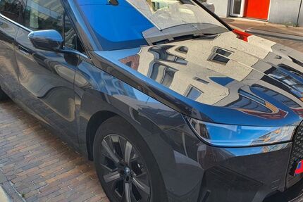 BMW iX 8.200 km 60.900 € Pulheim 50259