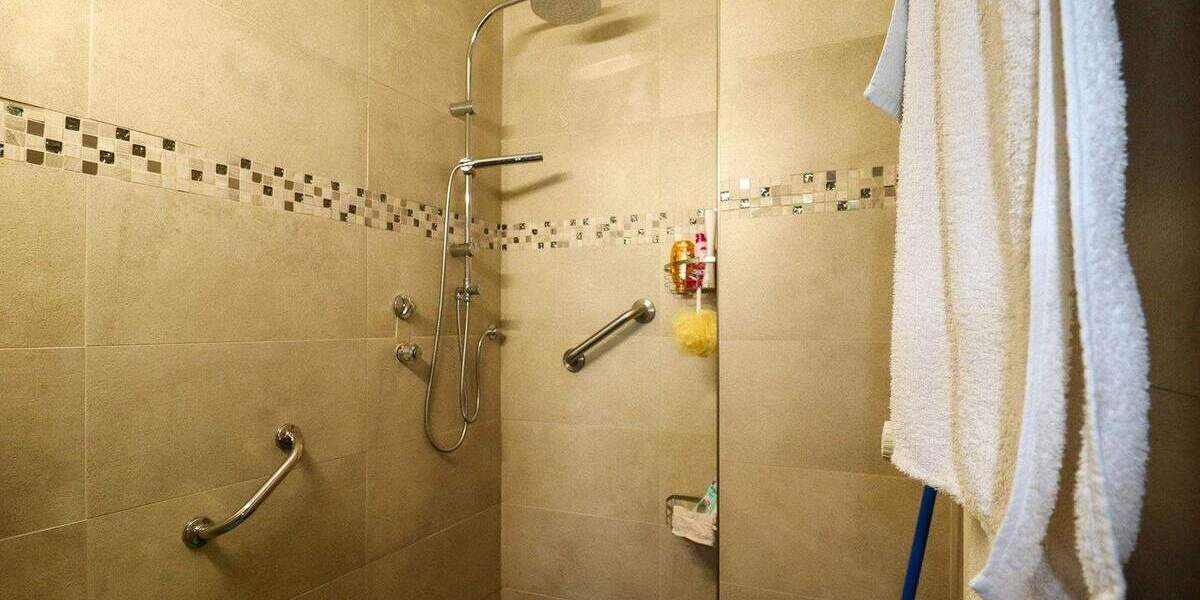 Reihenendhaus mit großem Grundstück und moderner Raumaufteilung 5 zimmer