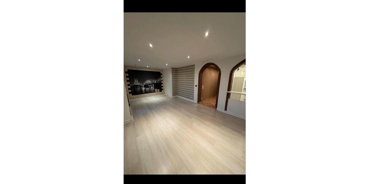 Etagenwohnung Grevenbroich Neuenhausen - 2 Zimmer, 65 m&sup2;, 900&euro; | Angebot:25525466