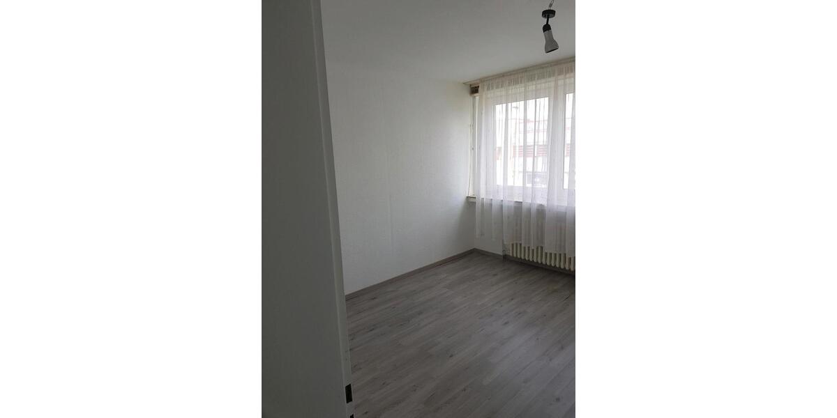 Etagenwohnung Solingen Wald - 3 Zimmer, 83 m&sup2;, 800&euro; | Angebot:25429103