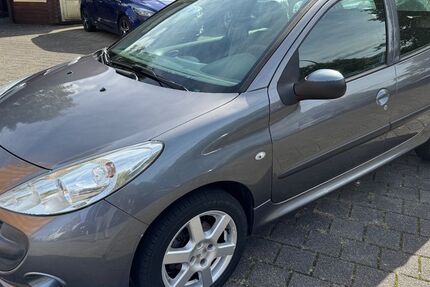 Peugeot 206 124.000 km 2.999 &euro; Neuss 41462