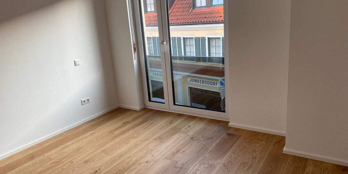 Wunderschöne Maisonette-Whg. in Alt-Junkersdorf mit Loggia - Anfragen per E-Mail - 4 zimmer