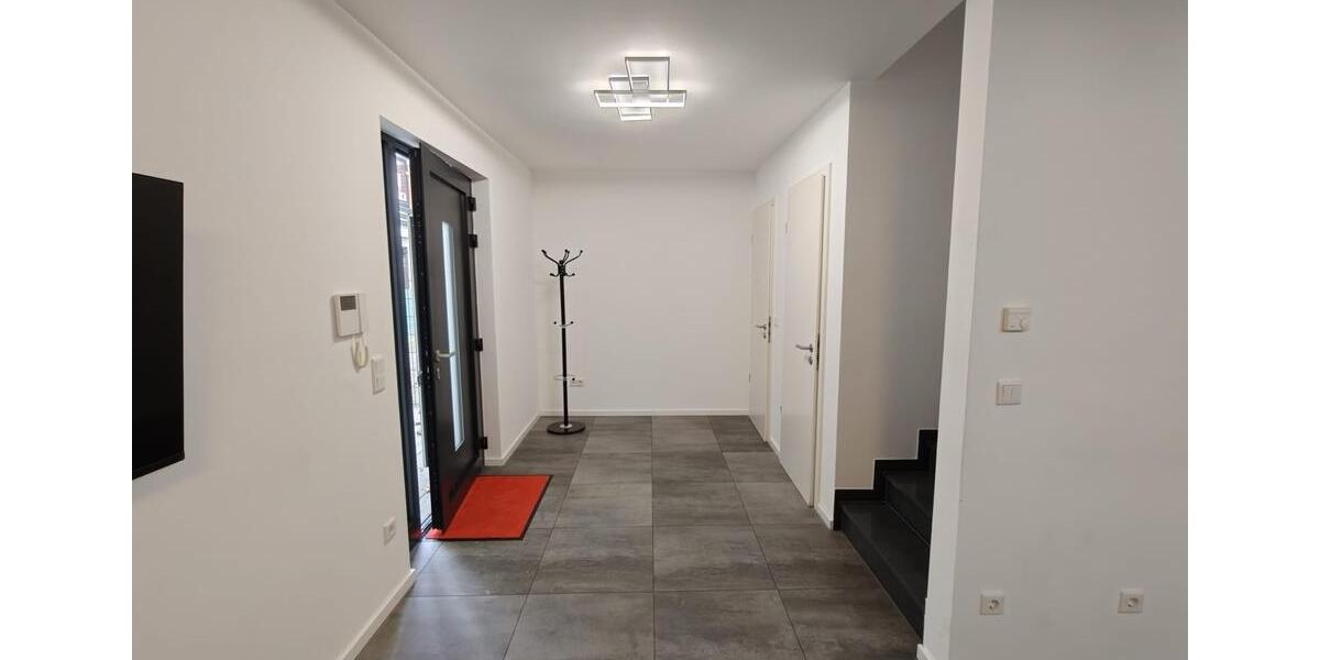 Einfamilienhaus Düsseldorf Stadtbezirk 3 - 4 Zimmer, 135 m&sup2;, 2.900&euro; | Angebot:26084141