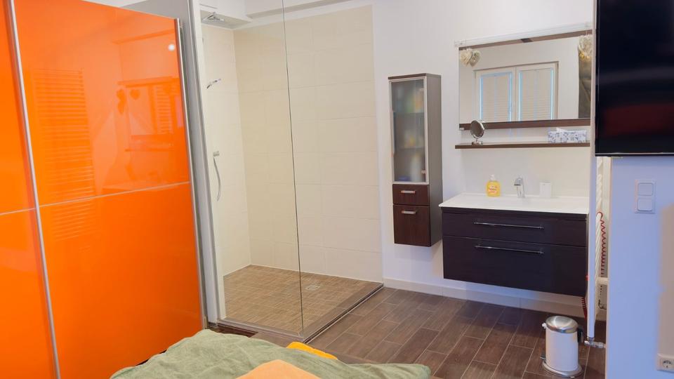 Luxus-Penthouse in Köln-Marienburg – stilvoll möbliert & bezugsbe 2 zimmer