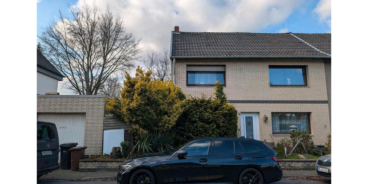 Mehrfamilienhaus, Wohnhaus Grevenbroich - 5 Zimmer, 160 m&sup2;, 2.500&euro; | Angebot:25525629