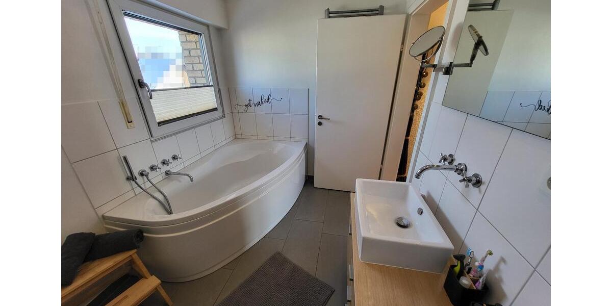 Freist. EFH + Garage +gr. Garten im Herzen v. Rheidt bezugsbereit 4.5 zimmer