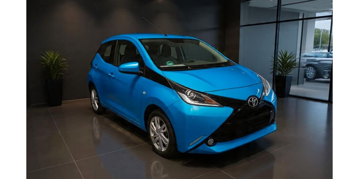 Toyota Aygo (X) 144.000 km 6.500 &euro; Köln (Ostheim) 51107
