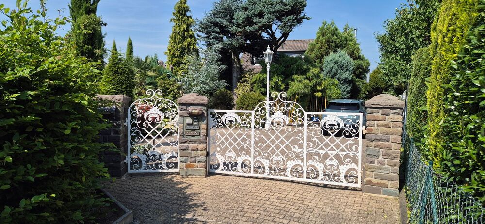 Großzügiges Einfamilienhaus mit Einliegerwohnung und traumhaftem Garten - Einfamilienhaus Leverkusen Bergisch Neukirchen | Angebot:27204833