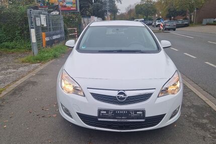 Opel Astra 142.300 km 4.200 &euro; Düsseldorf 40549