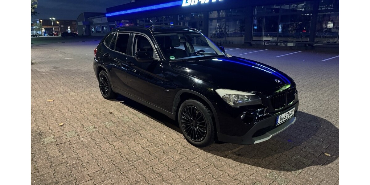 BMW X1 205.000 km 11.799 &euro; Düsseldorf 40213