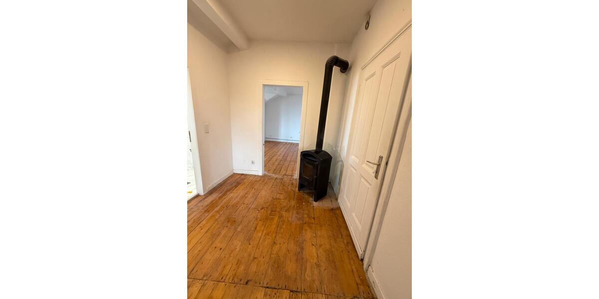 Dachgeschoßwohnung Düsseldorf Niederkassel - 4 Zimmer, 122 m&sup2;, 1.250&euro; | Angebot:25284241