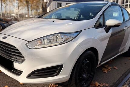 Ford Fiesta 104.388 km 3.999 &euro; Düsseldorf 40233