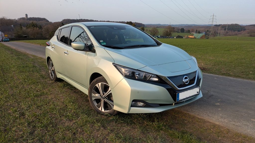Nissan Leaf 87.000 km 9.998 &euro; Remscheid 42897